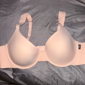 NWOT VINCE CAMUTO Pink bra 42C